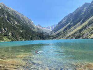 Baignade dans le Lac de Gaube à Cauterets