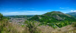 Vue panoramique de Lourdes depuis le sommet du Béout