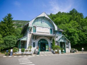 Vue de la gare du funiculaire du Pic du Jer à Lourdes